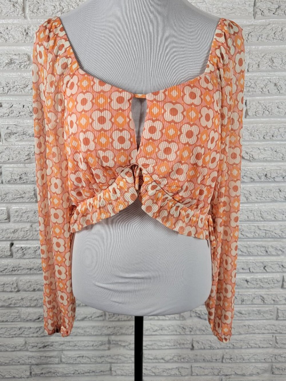 Madden NYC Womens XL Orange Floral Crop Top Retro Long Sleeve FLO275E